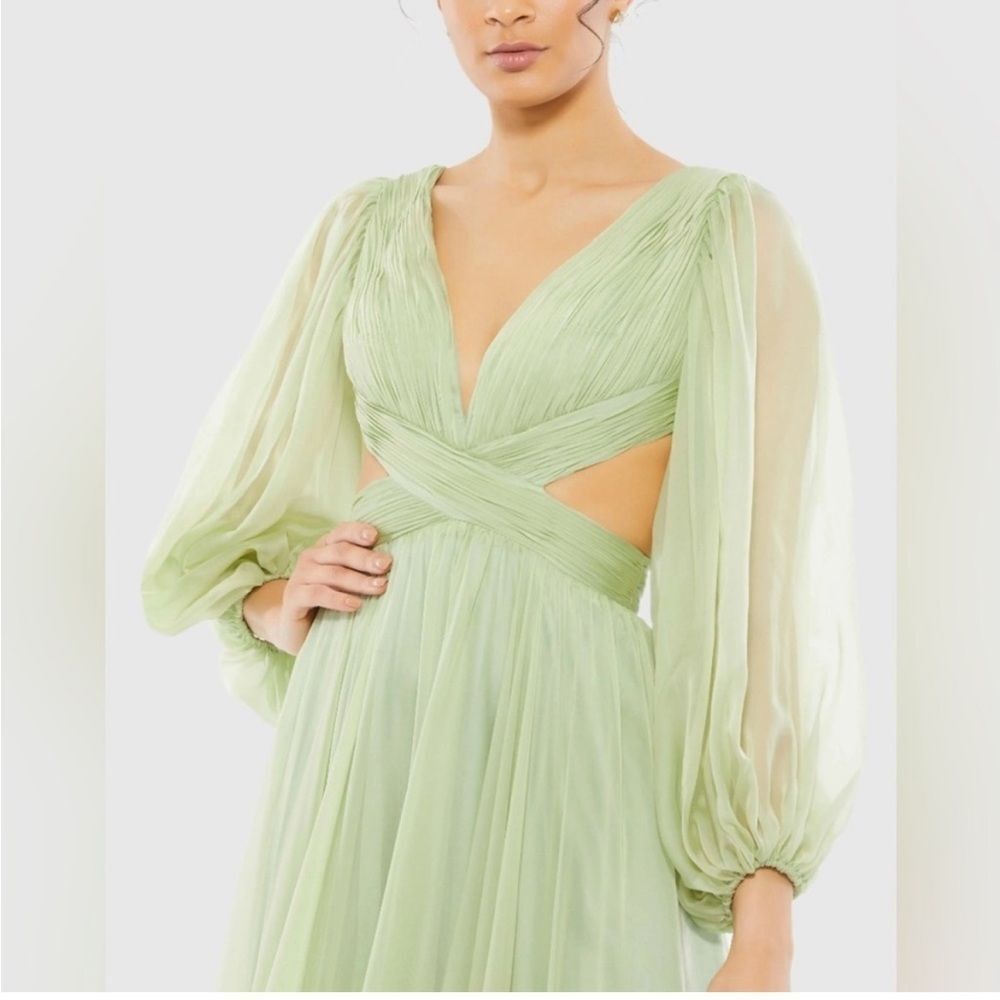 NWT💞Mac Duggal 67948 Sage Green Sz. 2 Long Sleeve Pleated Cut Out Dress